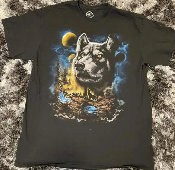 DOM Wolf Graphic T-Shirt Nature Wildlife Moon Scene Black Large - Picture 2 of 4